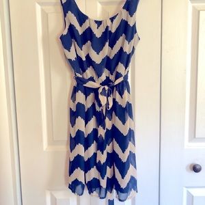 Lilly Rose chevron print dress size small